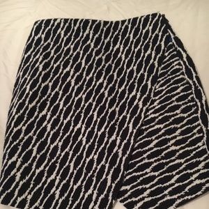 Ann Taylor Loft 
Size xs petite
Multi color